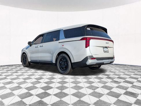 Used 2026 Kia Carnival image 10