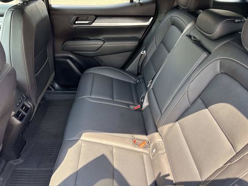 Used 2025 GMC Terrain Elevation w/ Elevation Premium Package AWD/4WD image 32