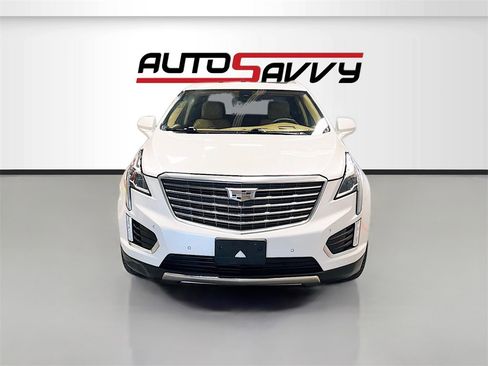 Used 2017 Cadillac XT5 Platinum image 2
