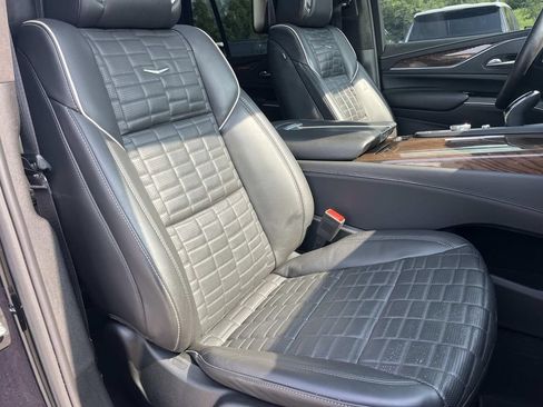 Certified 2023 Cadillac Escalade Sport Platinum w/ Heavy-Duty Trailer Package AWD/4WD image 31