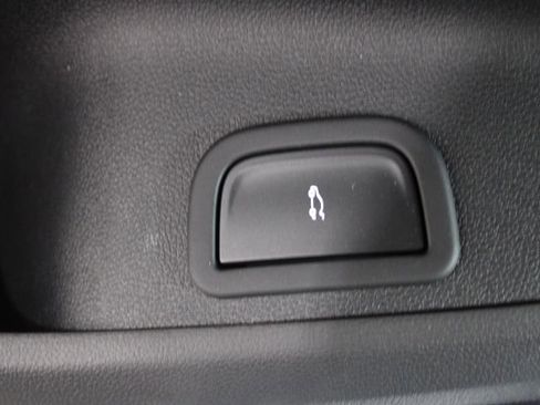 New 2026 GMC Acadia AT4 w/ Super Cruise Package image 18