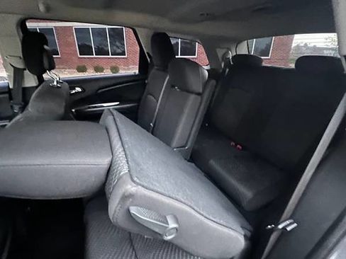 Used 2016 Dodge Journey SE w/ Flexible Seating Group image 6