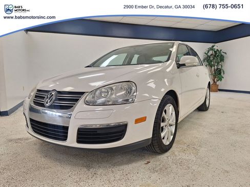 Used 2010 Volkswagen Jetta SE FWD image 4
