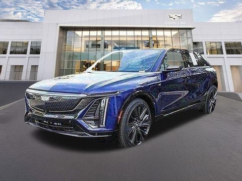 Used 2026 Cadillac Lyriq Signature Sport RWD image 1