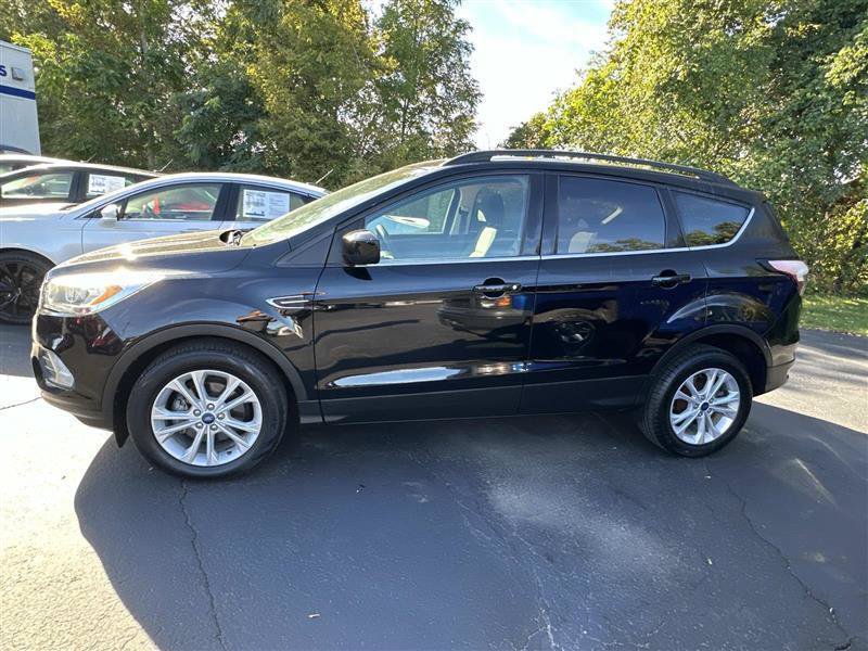 Used 2017 Ford Escape SE w/ Equipment Group 201A FWD image 4