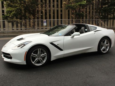 Used 2017 Chevrolet Corvette Stingray Coupe w/ 1LT RWD image 15