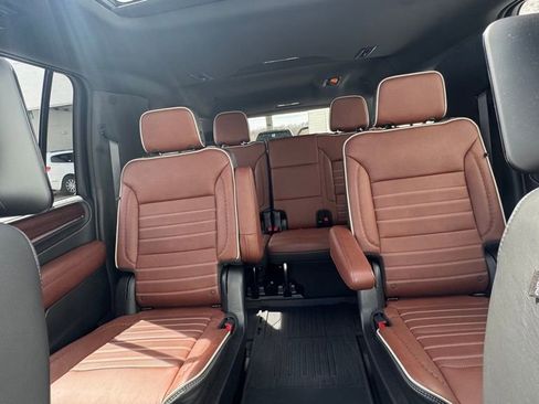 Used 2023 GMC Yukon XL Denali Ultimate image 34