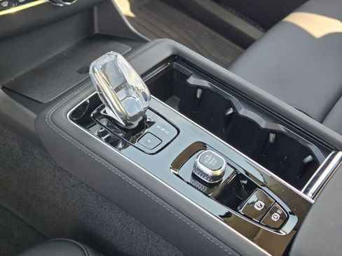 Certified 2025 Volvo XC90 B5 Core w/ Climate Package image 24