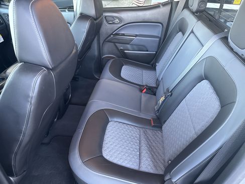 Used 2022 Chevrolet Colorado Z71 image 11