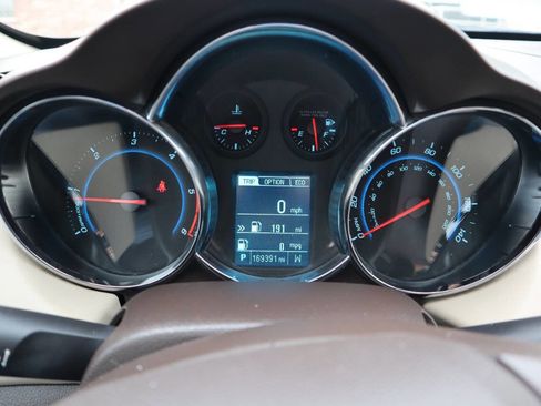 Used 2014 Chevrolet Cruze Diesel w/ Enhanced Safety Package image 28