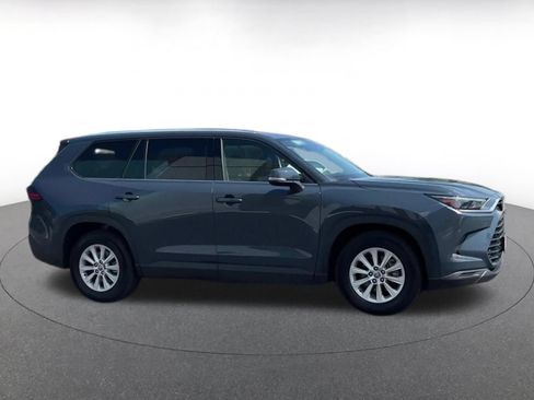 Used 2025 Toyota Grand Highlander FWD image 13