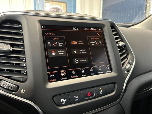 Used 2023 Jeep Cherokee Altitude Lux AWD/4WD image 33