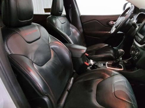 Used 2014 Jeep Cherokee Trailhawk w/ Technology Group image 59