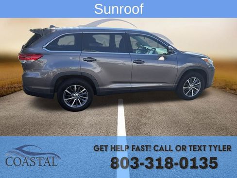 Used 2017 Toyota Highlander XLE image 4