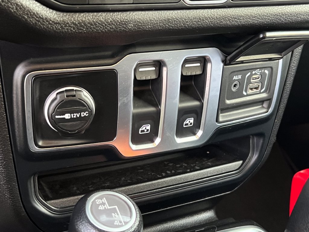 Used 2024 Jeep Wrangler Sport AWD/4WD image 30