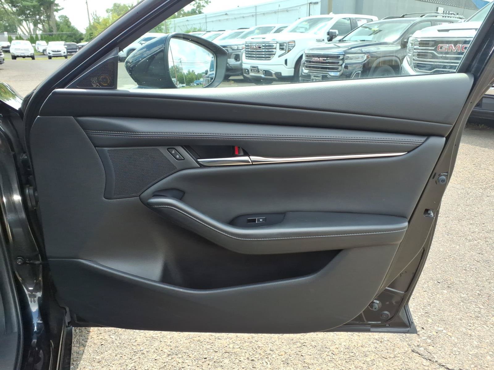 Used 2024 MAZDA MAZDA3 s FWD image 28
