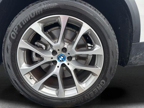 Used 2025 BMW X5 xDrive50e AWD/4WD image 18