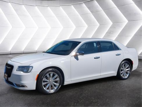 Used 2018 Chrysler 300 Limited w/ Safetytec Plus Group AWD/4WD image 2
