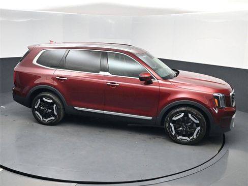 Used 2024 Kia Telluride S w/ S Sunroof Package image 17