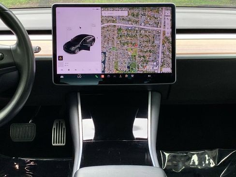 Used 2017 Tesla Model 3 Long Range image 23