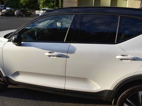 Used 2019 Volvo XC40 T5 R-Design AWD/4WD image 73