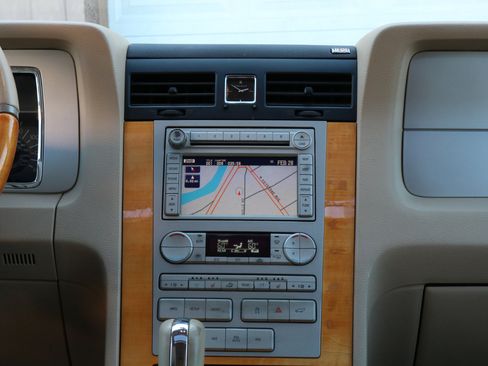 Used 2008 Lincoln Navigator 4WD image 49