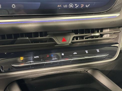 Certified 2024 Buick Envision Preferred AWD/4WD image 22