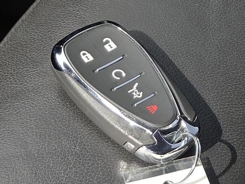 Used 2021 Chevrolet Traverse RS image 23