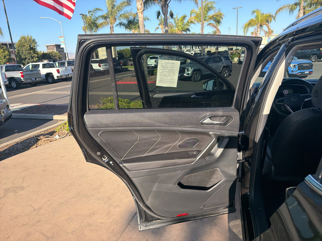 Used 2024 Volkswagen Tiguan SE FWD image 15