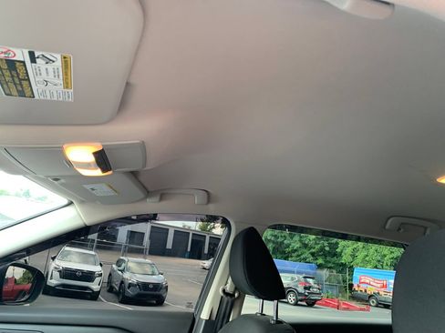 Used 2025 Nissan Rogue S FWD image 25
