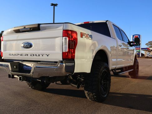 Used 2017 Ford F250 Lariat w/ Chrome Package image 6