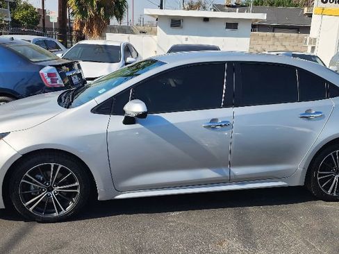 Used 2020 Toyota Corolla LE image 6