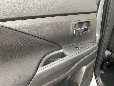 Used 2017 Mitsubishi Outlander ES image 34