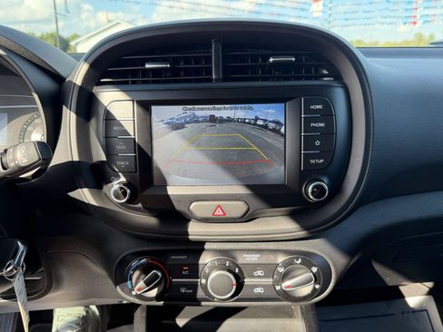 Used 2021 Kia Soul LX FWD image 29