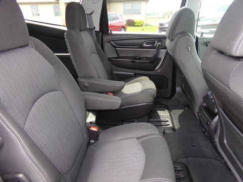 Used 2017 Chevrolet Traverse LT w/ Style and Technology Package AWD/4WD image 24