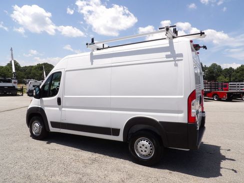 Used 2024 RAM ProMaster 2500 FWD image 4