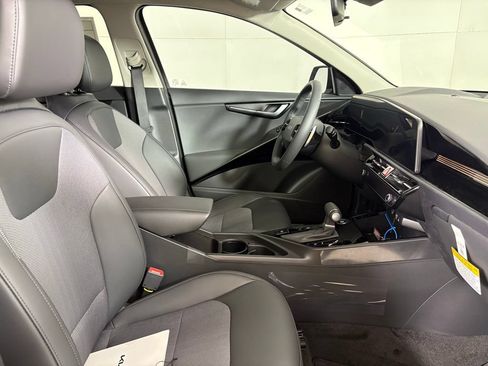 New 2026 Kia Niro EX FWD image 14