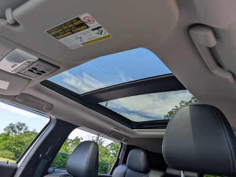 Used 2023 Mitsubishi Outlander SE FWD image 16