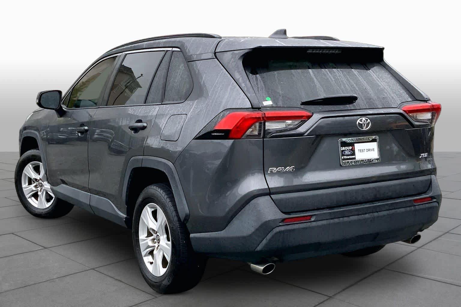 Used 2021 Toyota RAV4 XLE FWD image 11