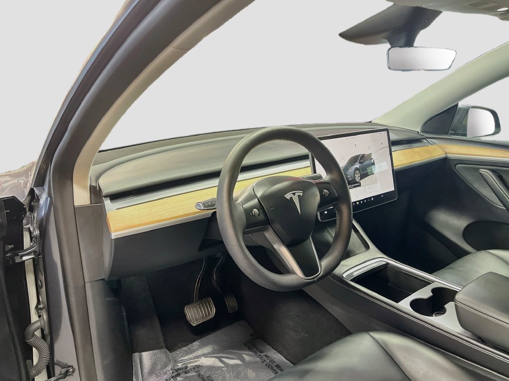 Used 2024 Tesla Model Y Long Range AWD/4WD image 9