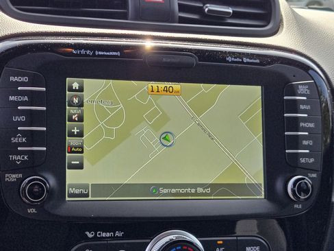 Used 2014 Kia Soul + image 18