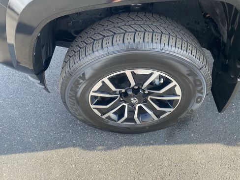 Used 2023 Toyota Tacoma TRD Sport image 10