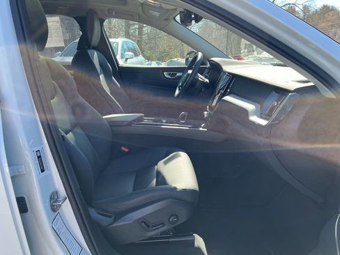 Certified 2025 Volvo XC60 B5 Plus AWD/4WD image 29