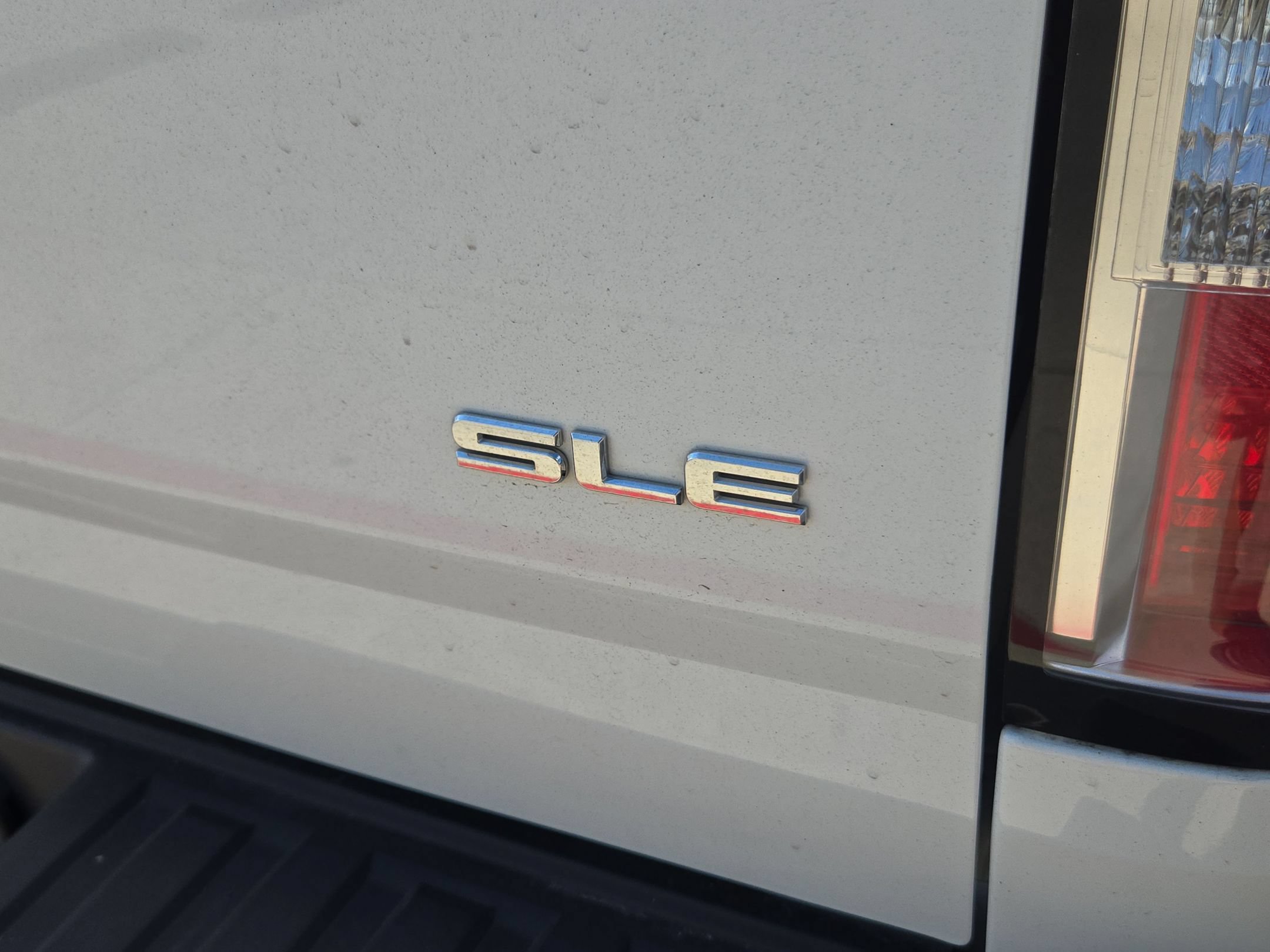 Used 2020 GMC Canyon SLE w/ Elevation Edition RWD image 7