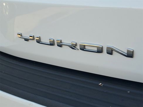 Used 2024 GMC Yukon XL Denali image 7