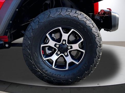 Certified 2022 Jeep Wrangler Unlimited Rubicon w/ Cold Weather Group image 35