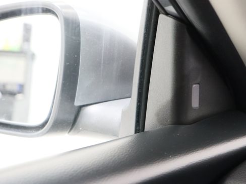 Used 2025 Nissan Sentra S FWD image 21