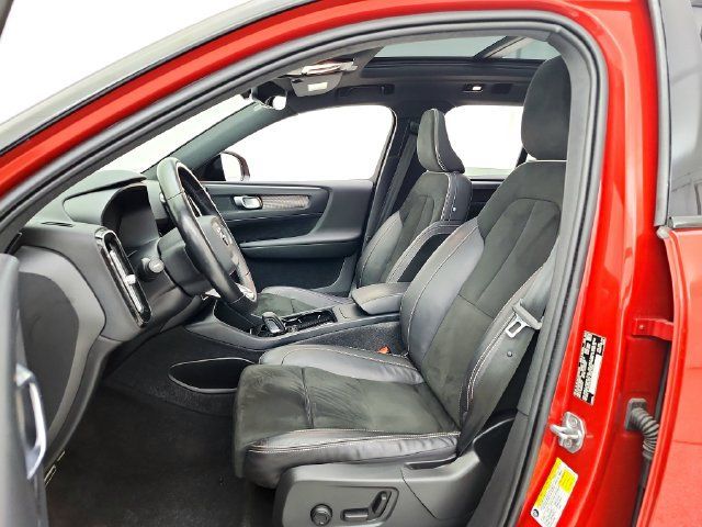 Used 2022 Volvo XC40 P8 Recharge Plus AWD/4WD image 22
