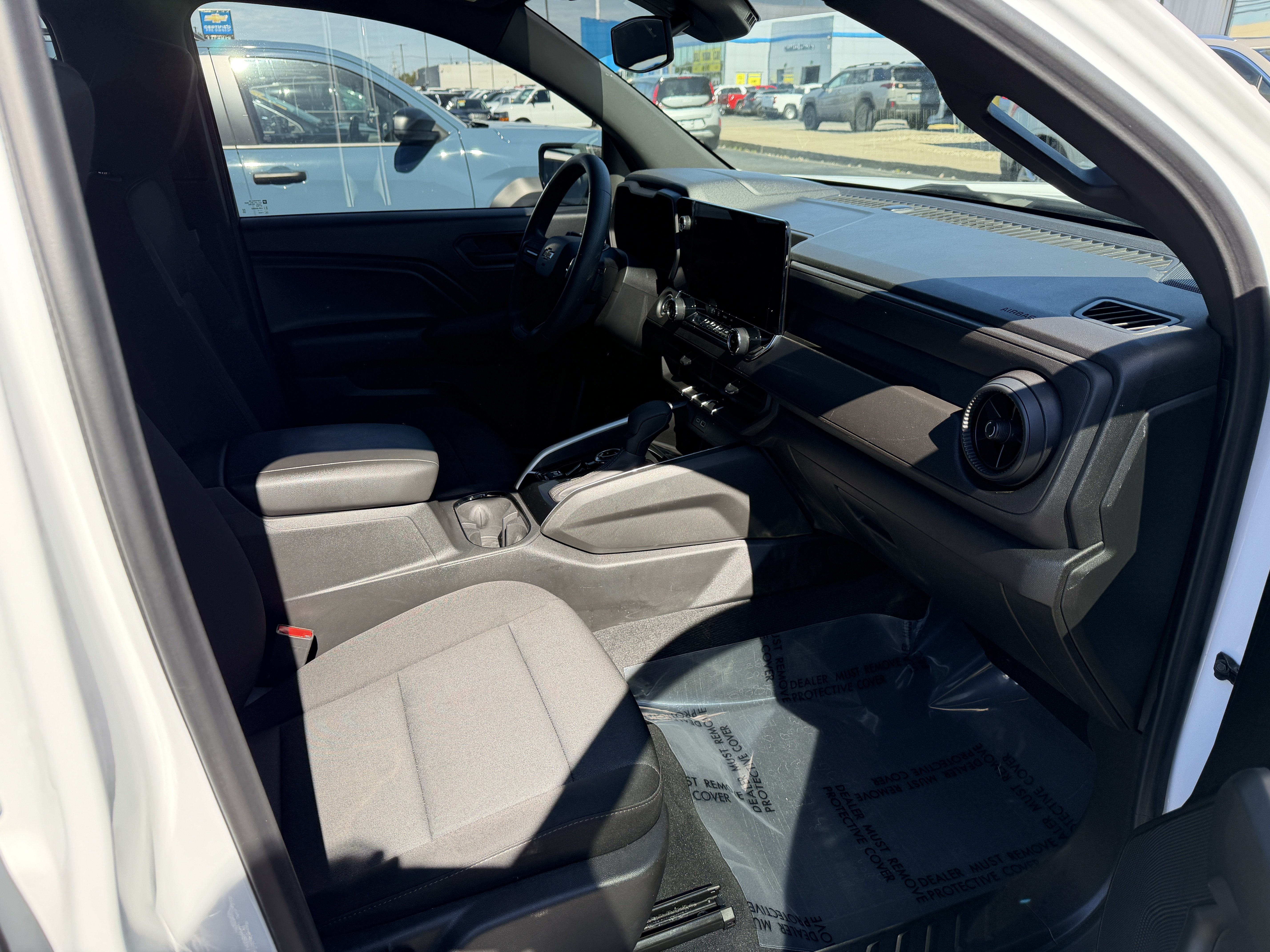 Used 2025 Chevrolet Colorado W/T AWD/4WD image 23
