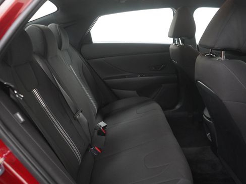 Certified 2025 Hyundai Elantra Sport image 12